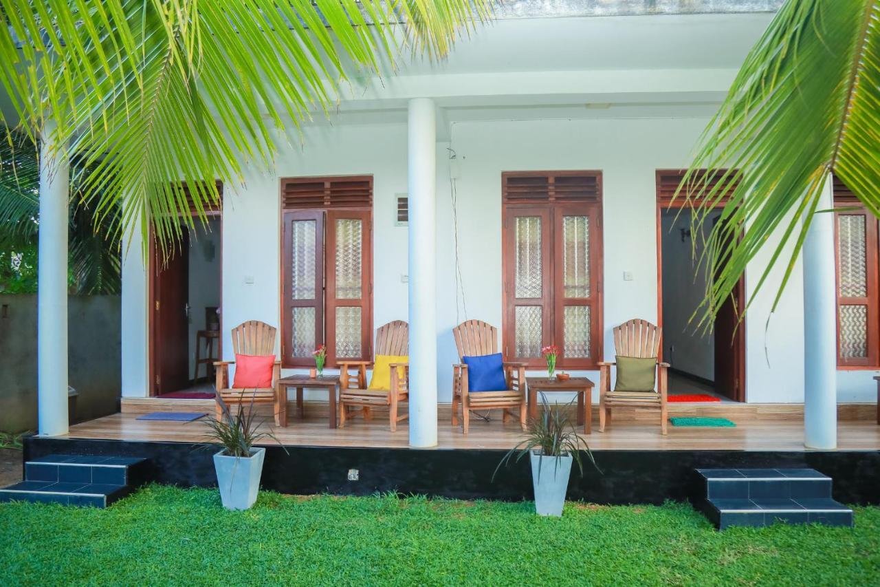 Hasaranga Holiday House Hikkaduwa Exterior foto