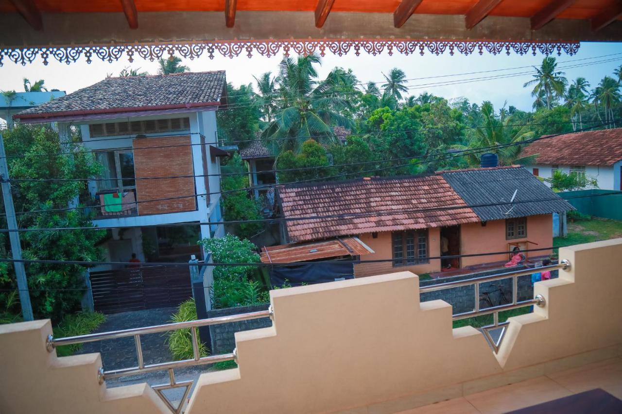 Hasaranga Holiday House Hikkaduwa Exterior foto
